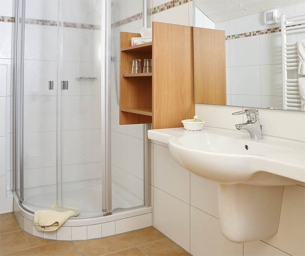 Beispiel für Dusche und WC in der Pension Alpenblick in Pfronten im Allgäu